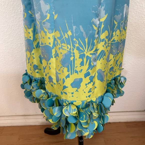 EUC CLASSY AND ELEGANT COAT DRESS - Picture 4 of 5